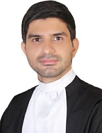 وکیل پوریا شیرخانی