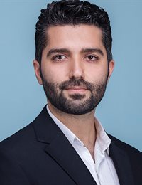 وکیل علیرضا  قادری 