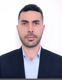 وکیل کمال آذرخش